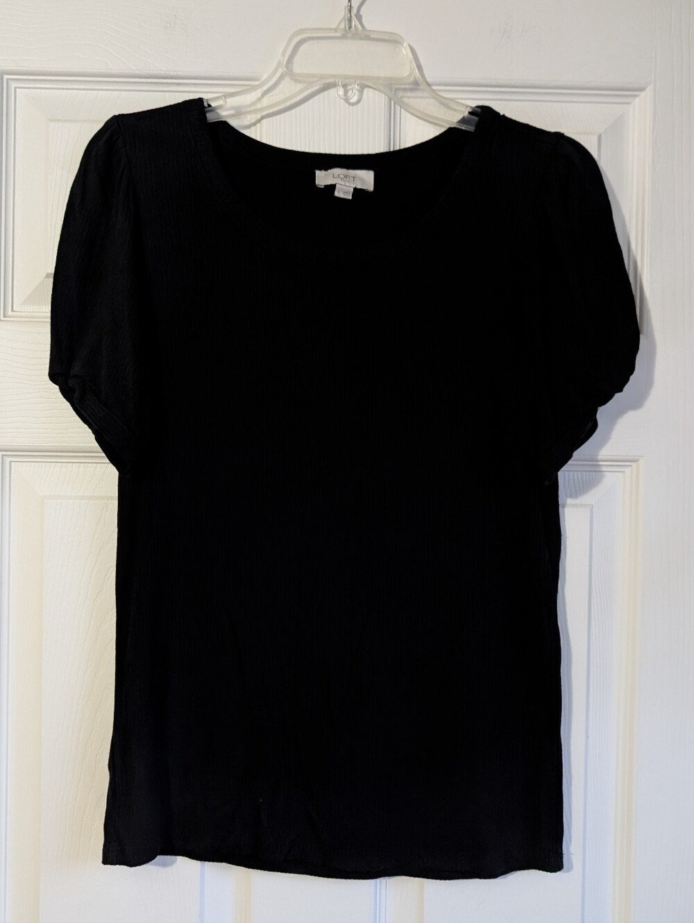 LOFT Outlet Black Short Sleeve Scoop Neck Tee Size S
